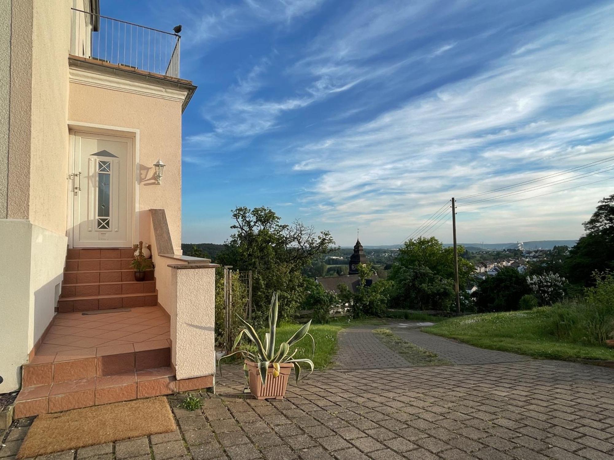 Villa Ueberblick Nalbach Bagian luar foto
